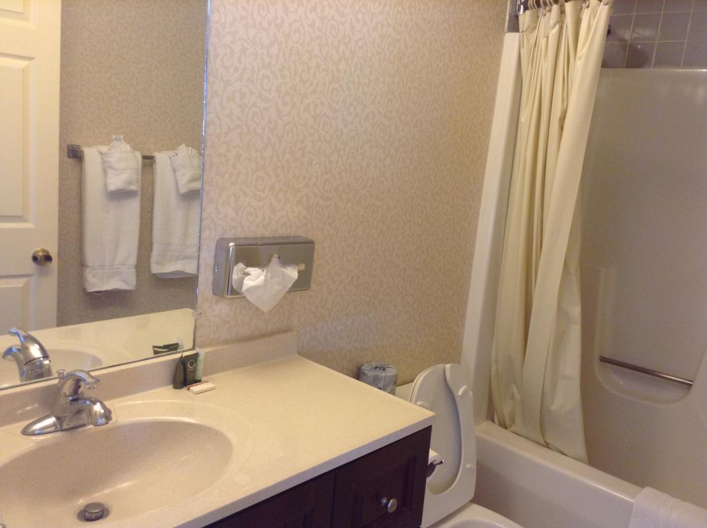 Regency Inn & Suites Уест Спрингфийлд Екстериор снимка