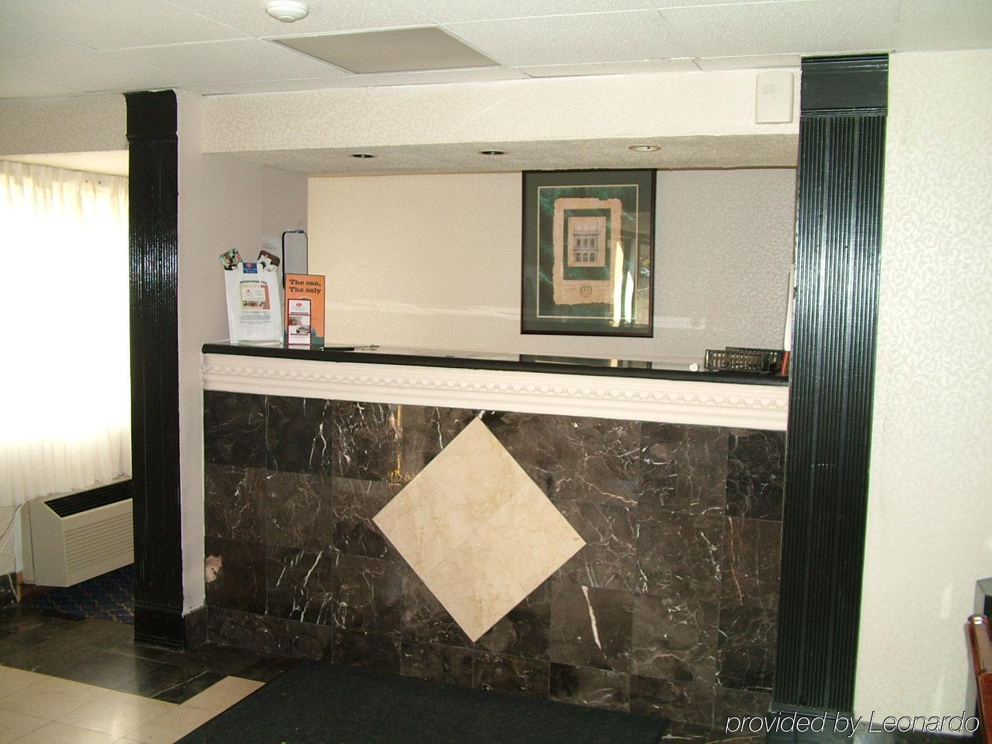 Regency Inn & Suites Уест Спрингфийлд Интериор снимка