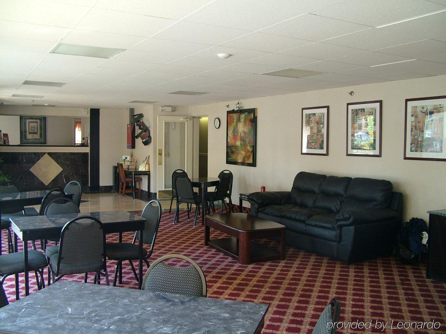 Regency Inn & Suites Уест Спрингфийлд Екстериор снимка